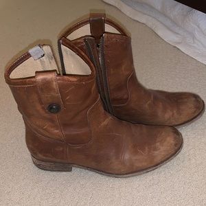 FRYE Melissa Button Short Boot